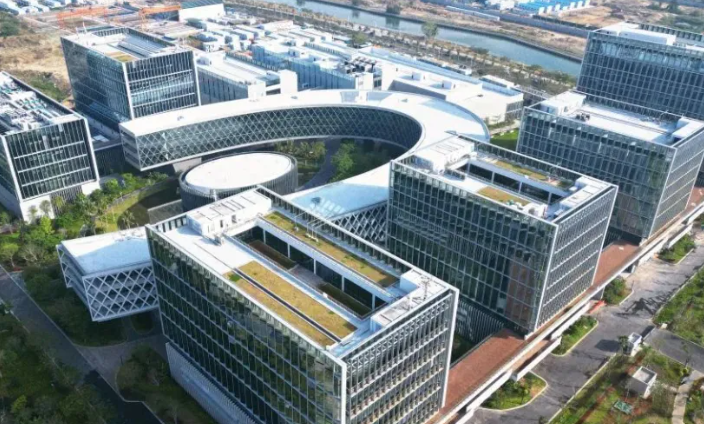 区块链行业情报服务平台多语言版本功能对比分析
